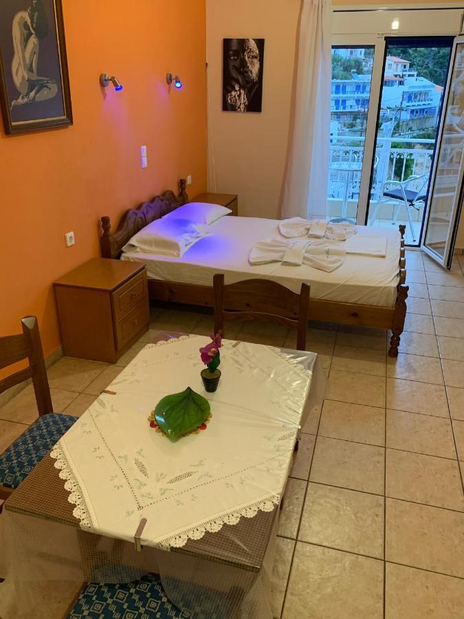 Kostas Rooms Votsi  Eksteriør billede
